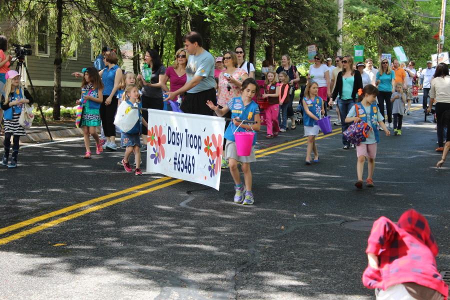 Girl Scouts in the Apple Blossom Parade