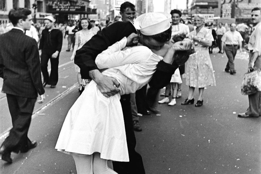 A U.S. Sailor kisses a nurse in Times Square, New York City.