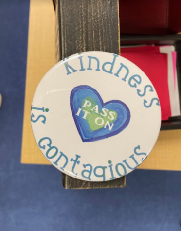 The button used during the advertisement of Kindness Contagion week.