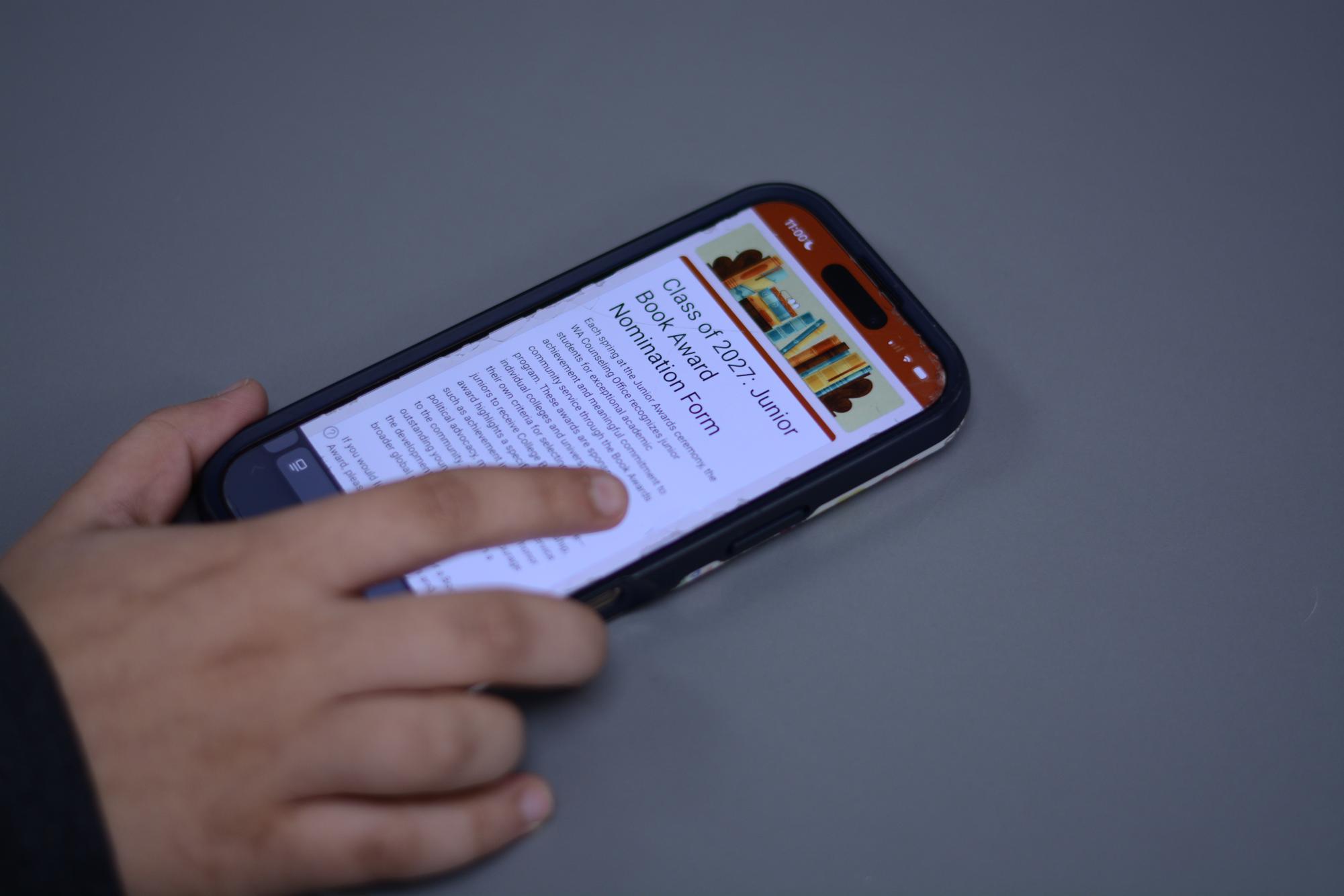 A student opens the Junior Book Awards form on their phone, greeted with the introductory description created by the counseling department. 
